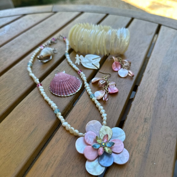 SOLD Shell & Wood Jewelry Lot - Picture 2 of 16